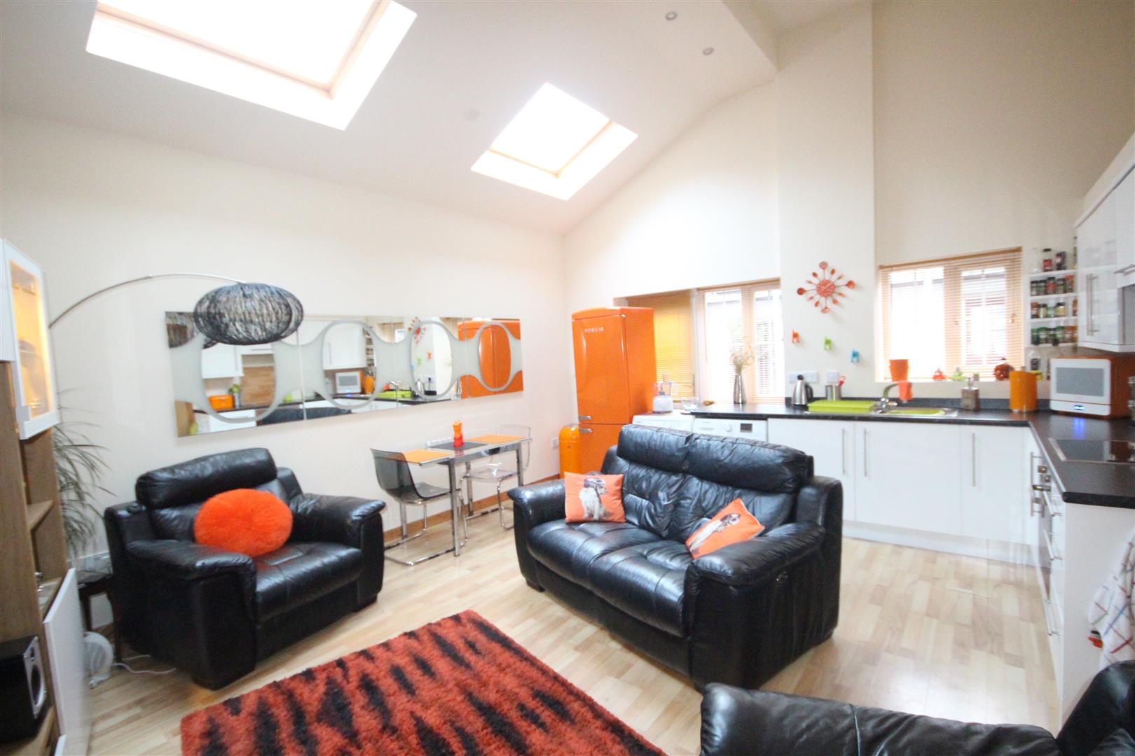2 bedroom flat To Let in Colne - IMG_5424.jpg